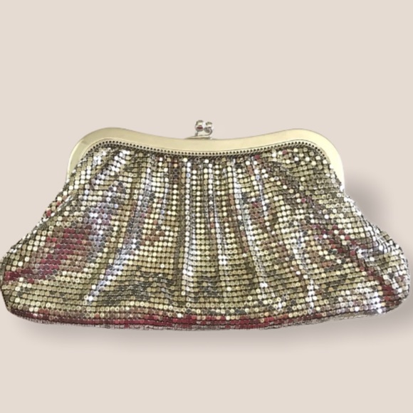 Whiting & Davis Handbags - Vintage silver Whiting & Davis clutch